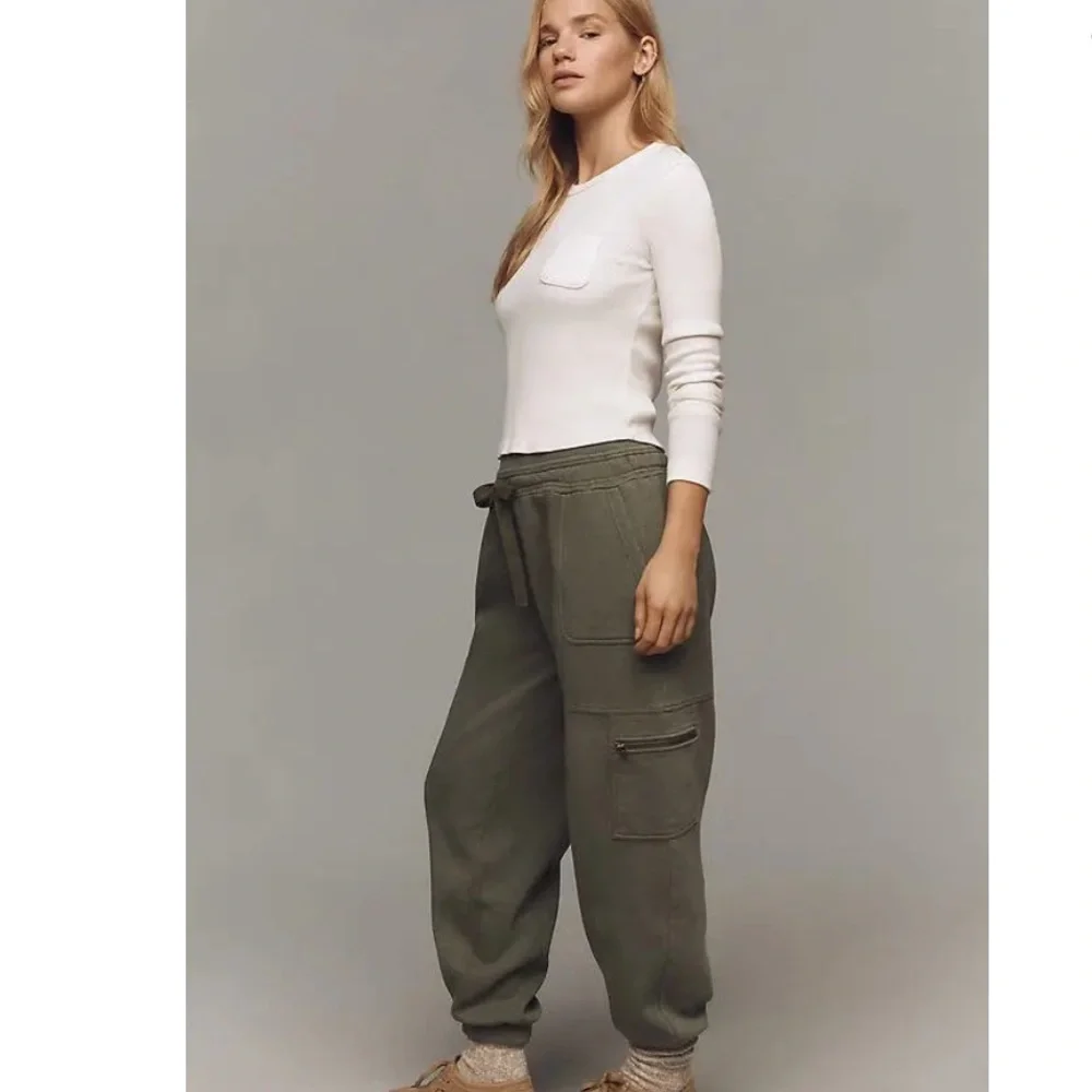 Powder Packed Pants
DAILY PRACTICE BY ANTHROPOLOGIE
NWT
Color- Green - Picture 2 of 7